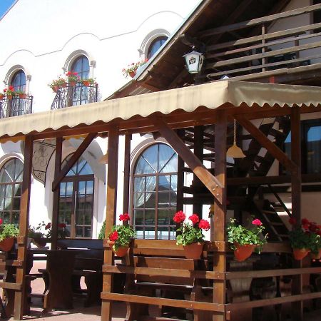 Casa Hora Hotell Suceava Exteriör bild