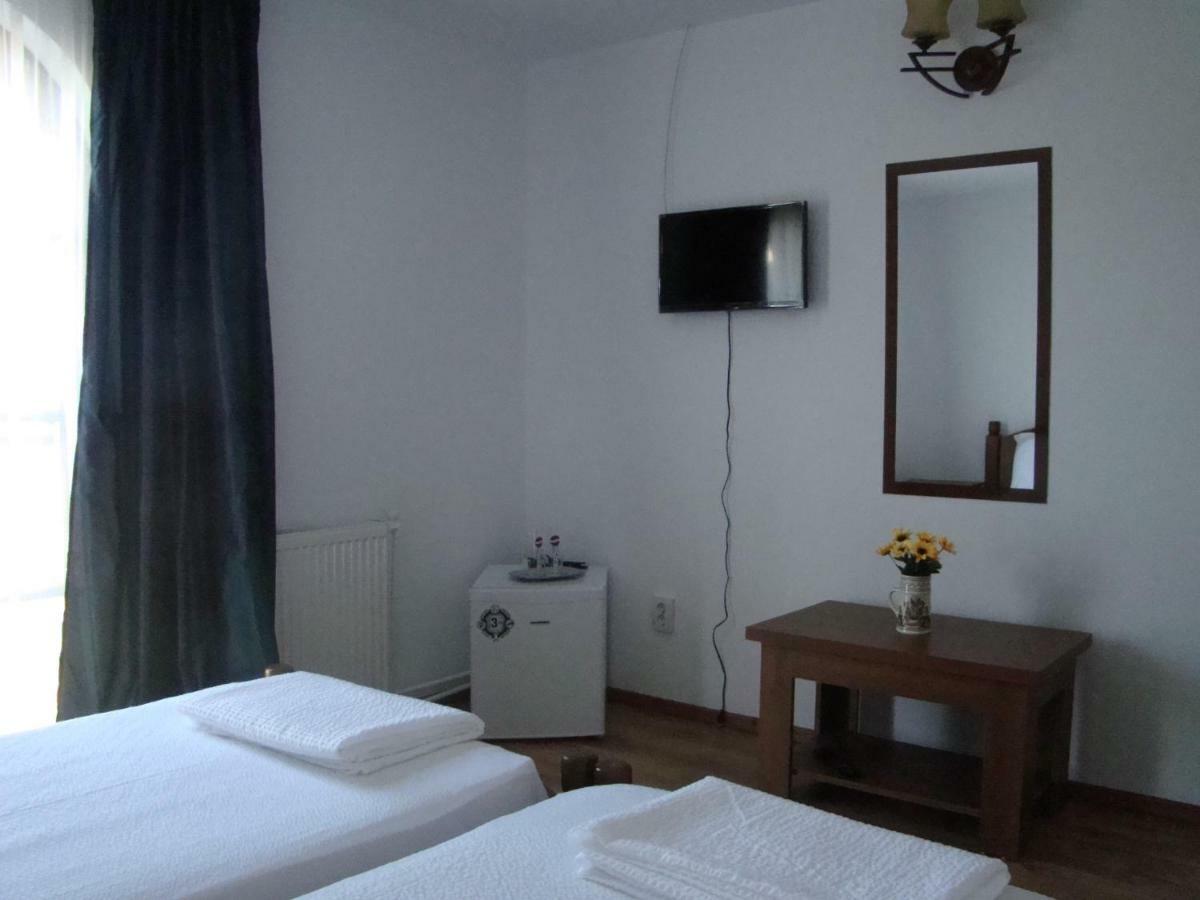 Casa Hora Hotell Suceava Exteriör bild
