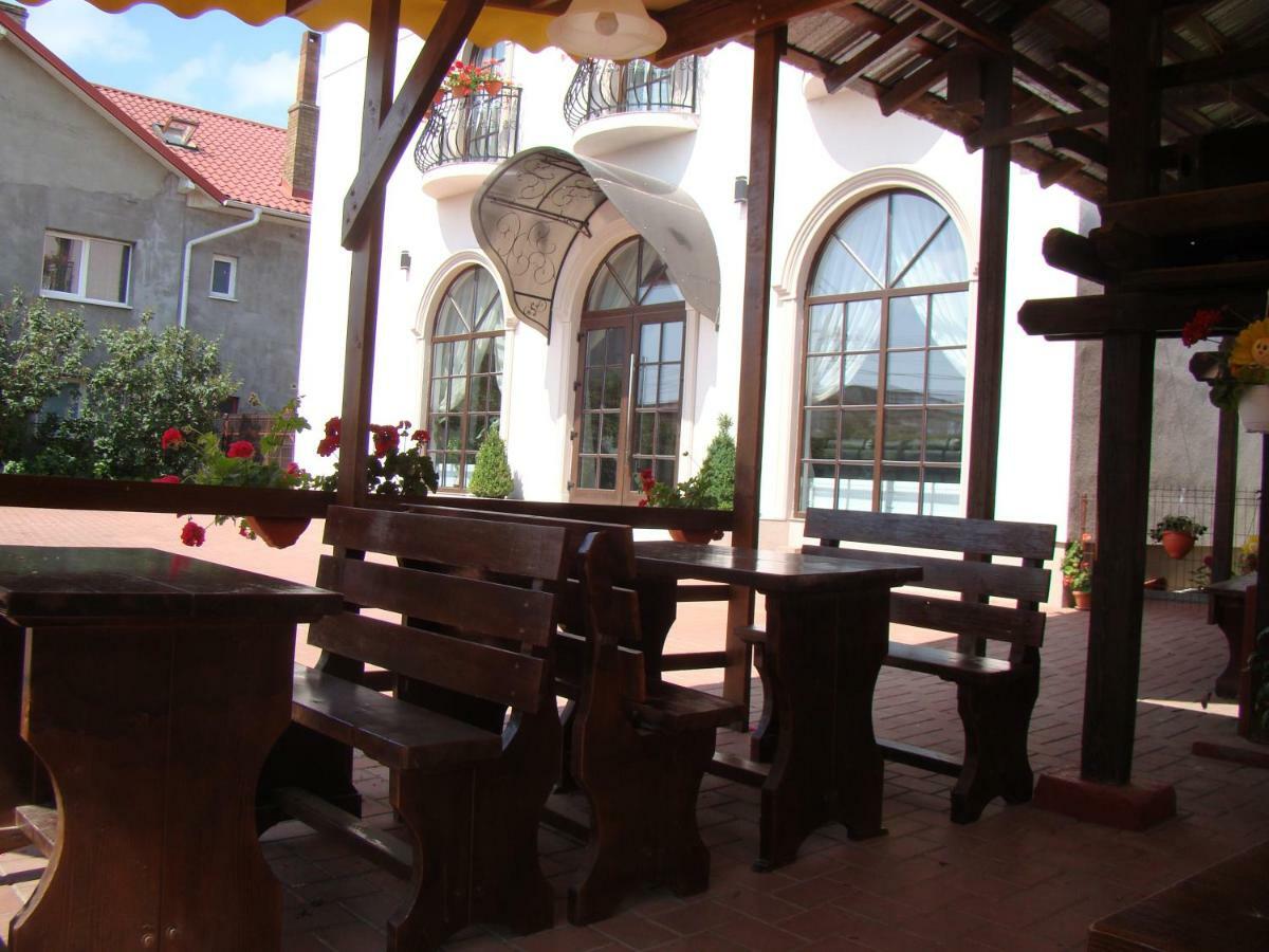 Casa Hora Hotell Suceava Exteriör bild